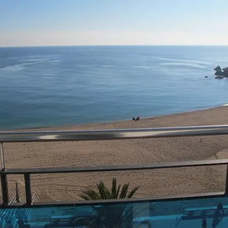 La Playa יורט דה מאר